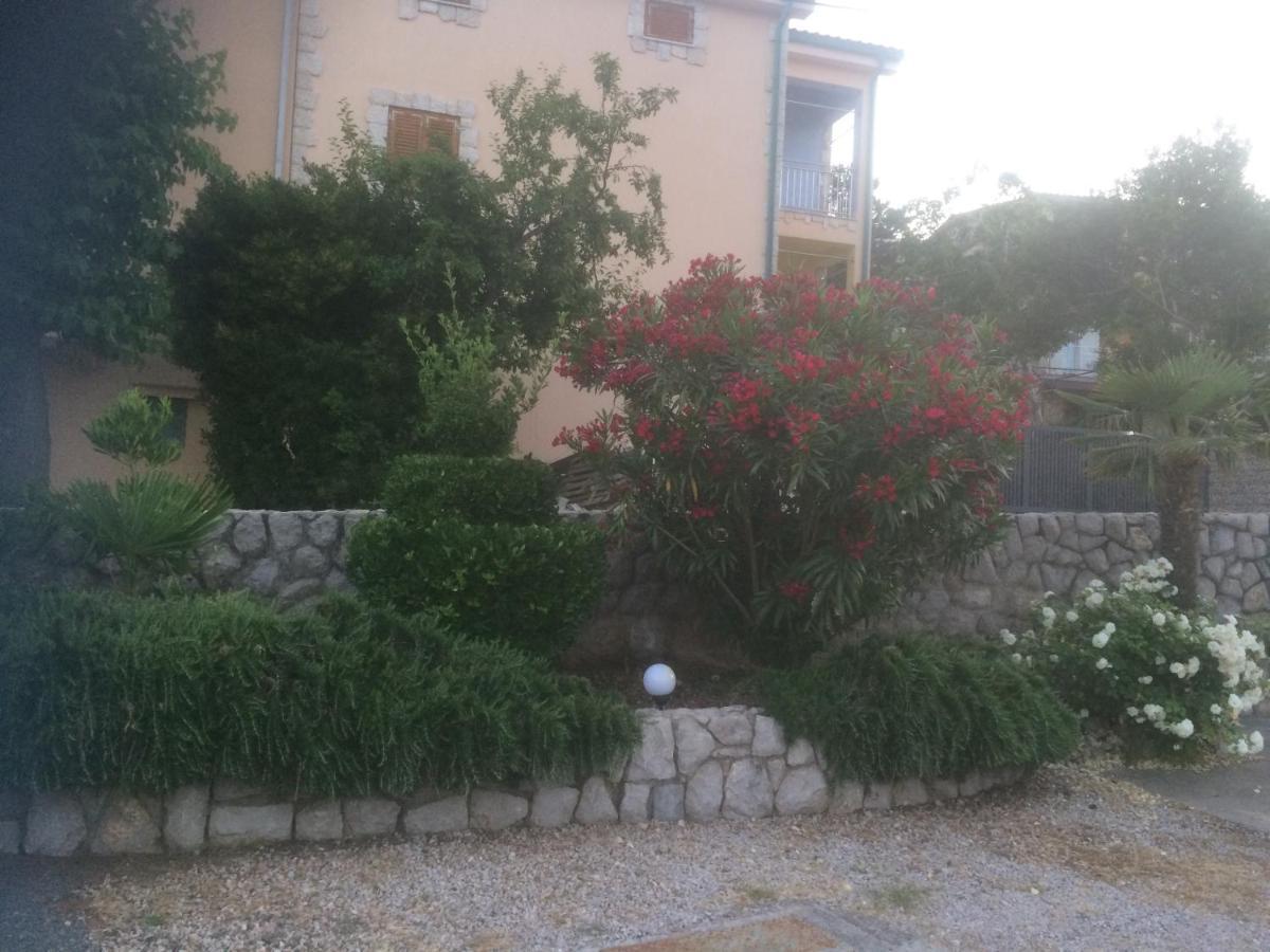 Botic Apartments Šilo Exterior foto